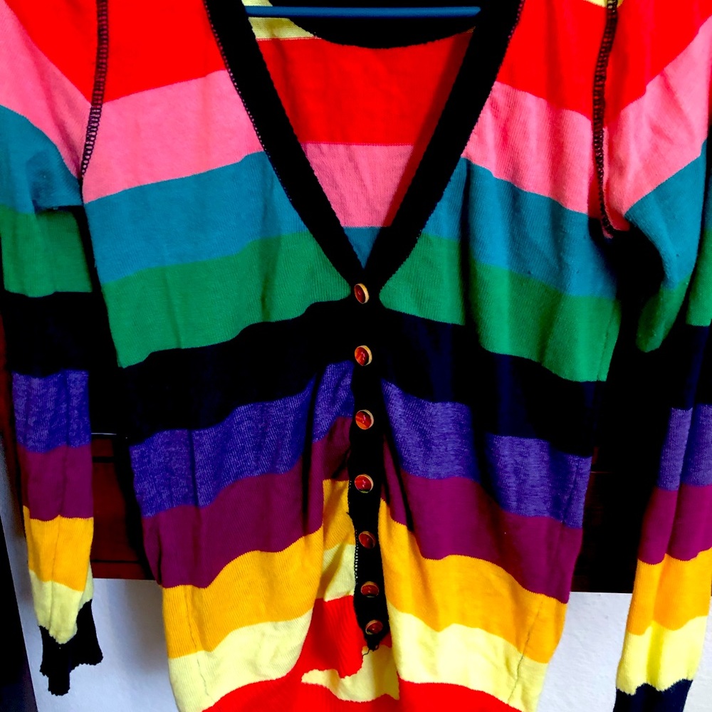 Zara Colorful cardigan weight, very unique wooden colorful buttons. 90s look 👀